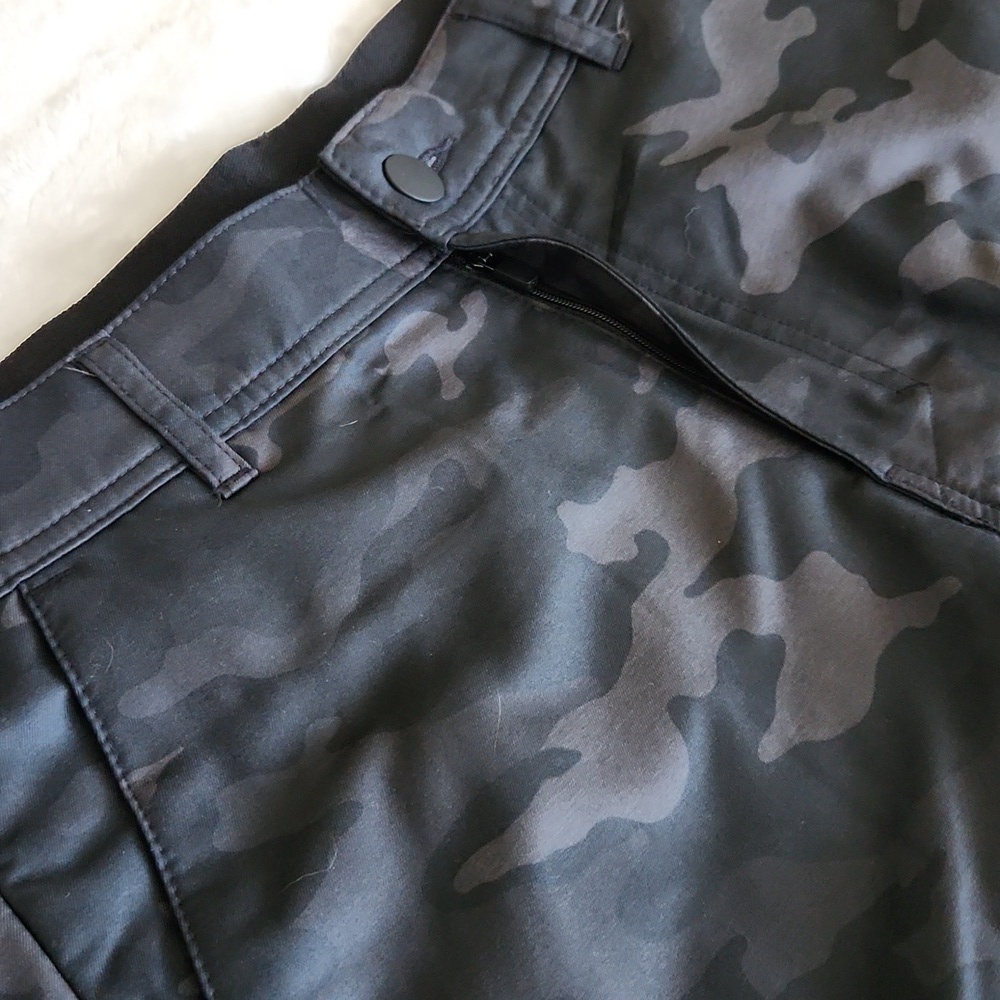 🩳 George Men’s Black Camo Commuter Shorts – Size 40, NWT, Moisture-Wicking - Picture 7 of 13